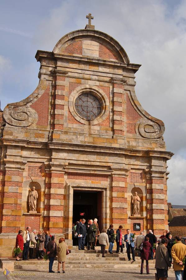 Nom de l'image : D2146149_1_(c)Norbert-JUNG — Description :  Sortie de messe - La FertÈ Vidamme